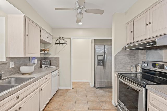 3205 Whites DR, Austin, TX 78735