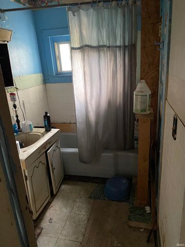 2306 S Washington Street, Marion, IN 46953