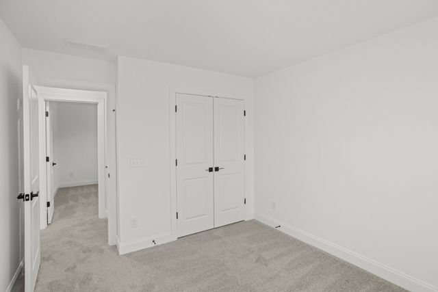 1557 OAK SPRINGS DR, Columbia, TN 38401