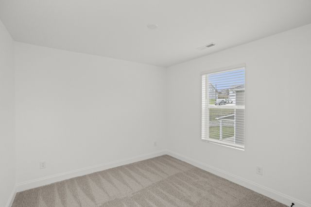 1557 OAK SPRINGS DR, Columbia, TN 38401