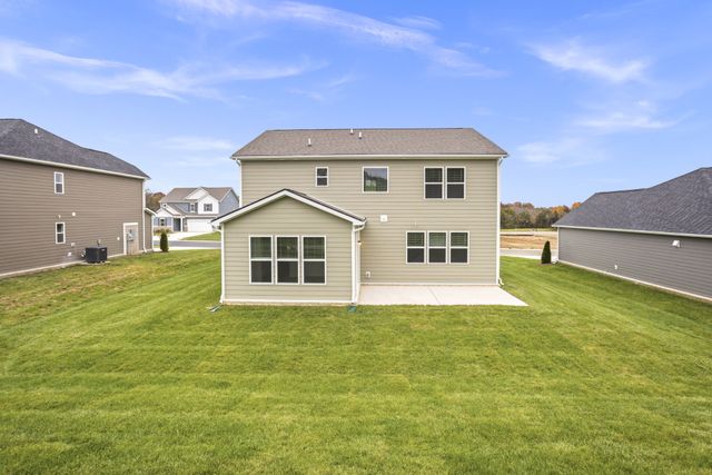 1557 OAK SPRINGS DR, Columbia, TN 38401