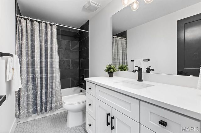 403 Rayburn Avenue, Sunset Hills, MO 63127
