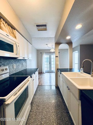 1949 N Camino Serna C, Tucson, AZ 85715
