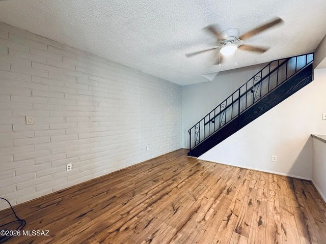 1949 N Camino Serna C, Tucson, AZ 85715
