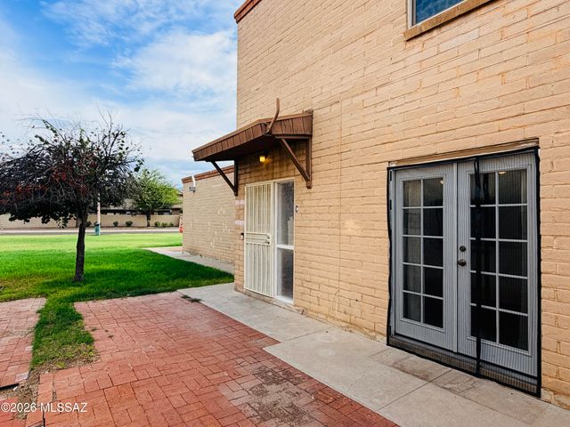 1949 N Camino Serna C, Tucson, AZ 85715