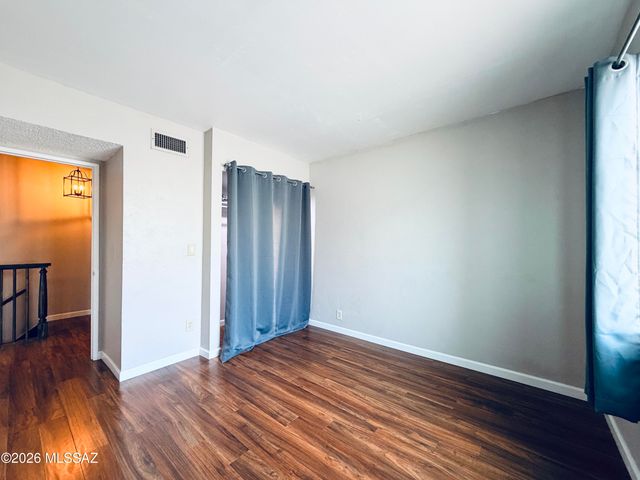 1949 N Camino Serna C, Tucson, AZ 85715