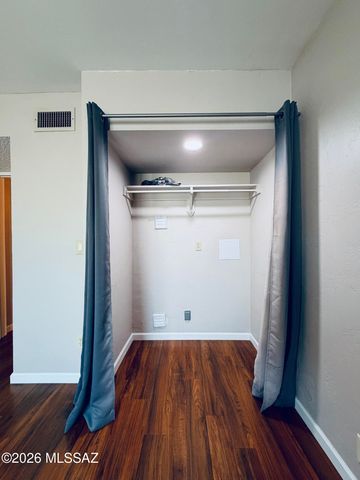 1949 N Camino Serna C, Tucson, AZ 85715