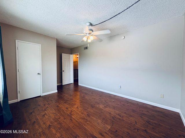 1949 N Camino Serna C, Tucson, AZ 85715
