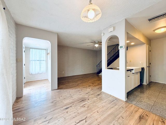 1949 N Camino Serna C, Tucson, AZ 85715