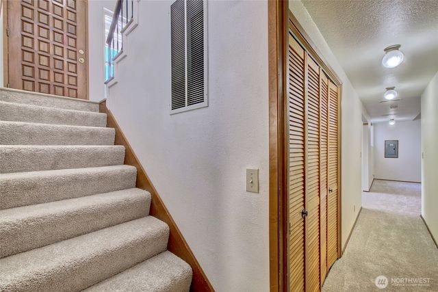 7079 NE 163rd Street, Kenmore, WA 98028