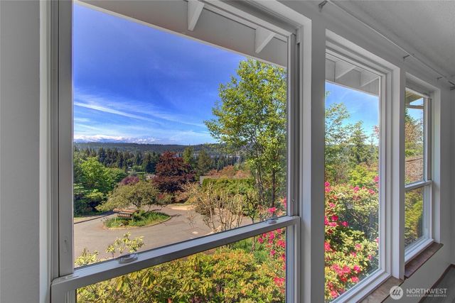 7079 NE 163rd Street, Kenmore, WA 98028