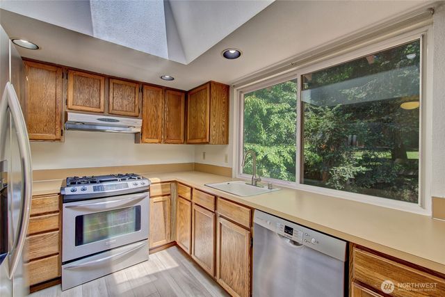 7079 NE 163rd Street, Kenmore, WA 98028