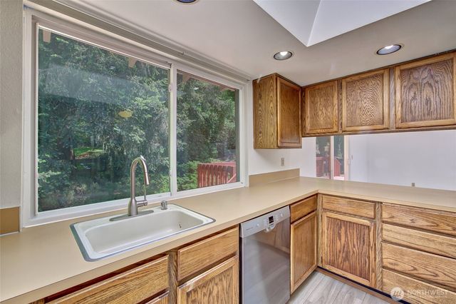 7079 NE 163rd Street, Kenmore, WA 98028