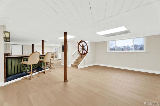 915 James K Boulevard, Pontiac, MI 48341