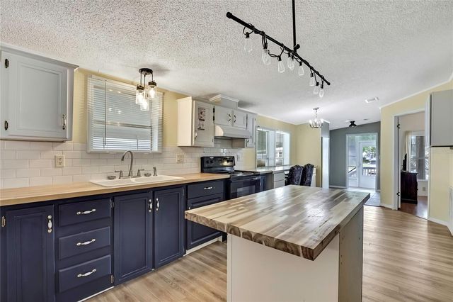 2400 LEMUR DRIVE, Holiday, FL 34690