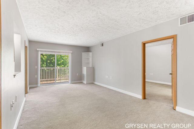 5752 East Town Drive 9, Hudsonville, MI 49426