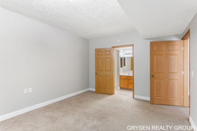 5752 East Town Drive 9, Hudsonville, MI 49426