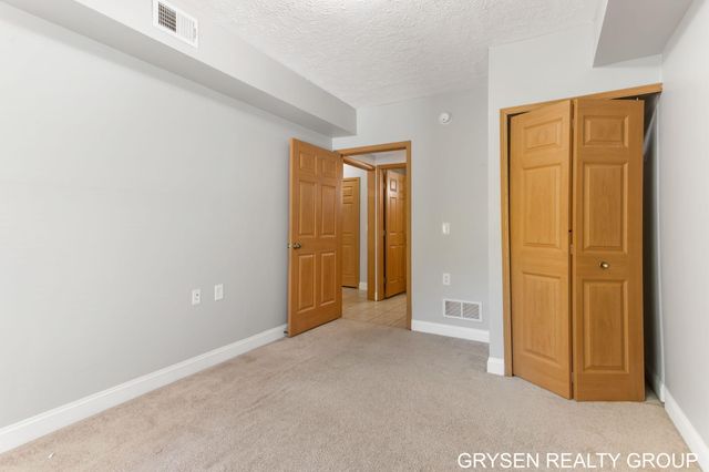 5752 East Town Drive 9, Hudsonville, MI 49426