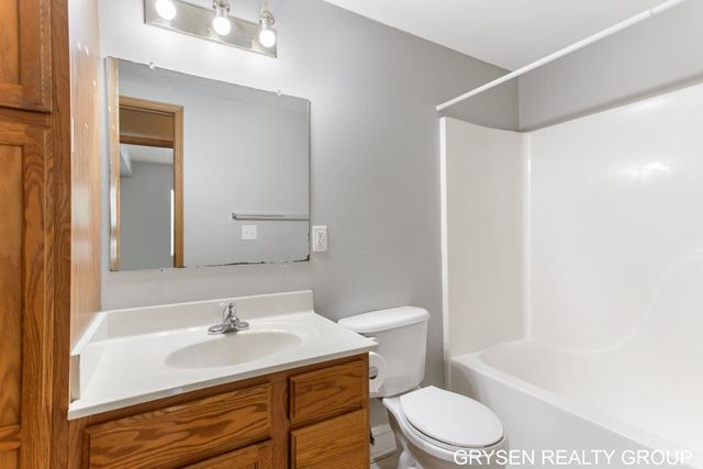5752 East Town Drive 9, Hudsonville, MI 49426