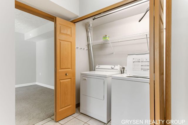 5752 East Town Drive 9, Hudsonville, MI 49426