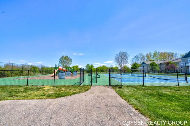 5752 East Town Drive 9, Hudsonville, MI 49426