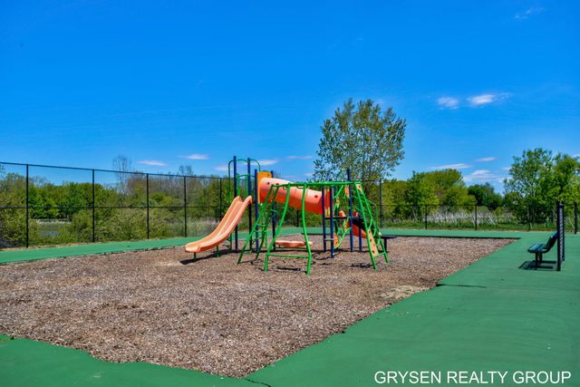 5752 East Town Drive 9, Hudsonville, MI 49426