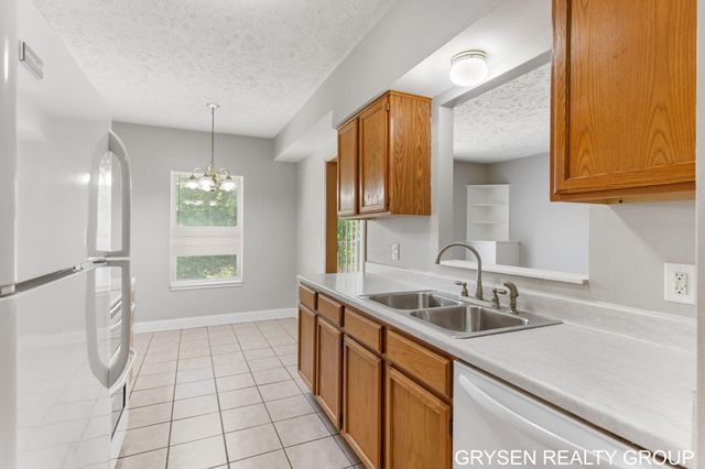 5752 East Town Drive 9, Hudsonville, MI 49426