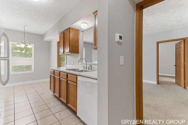 5752 East Town Drive 9, Hudsonville, MI 49426