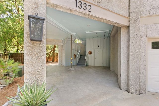 1332 Oak Street 9, St Simons Island, GA 31522
