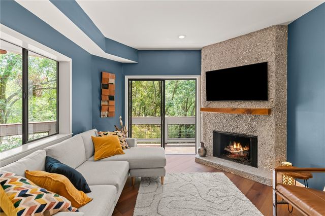 1332 Oak Street 9, St Simons Island, GA 31522