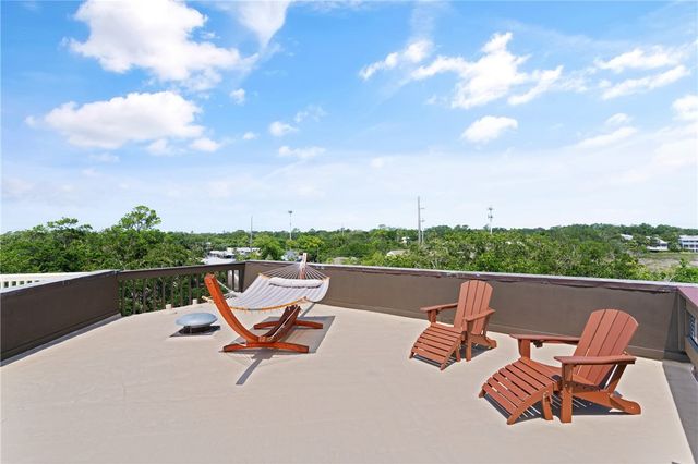 1332 Oak Street 9, St Simons Island, GA 31522