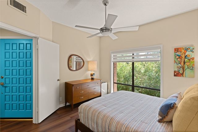 1332 Oak Street 9, St Simons Island, GA 31522