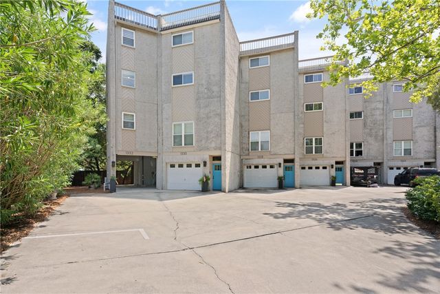 1332 Oak Street 9, St Simons Island, GA 31522