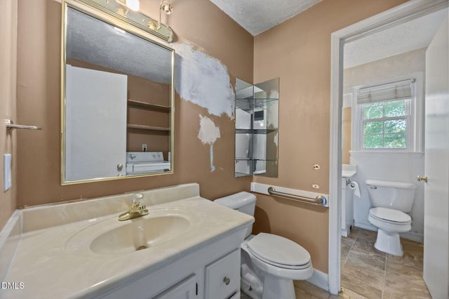 122 E Judd Street, Zebulon, NC 27597