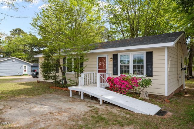 122 E Judd Street, Zebulon, NC 27597