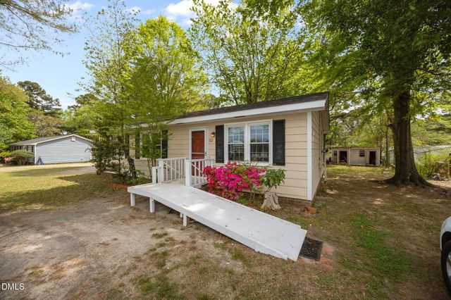 122 E Judd Street, Zebulon, NC 27597