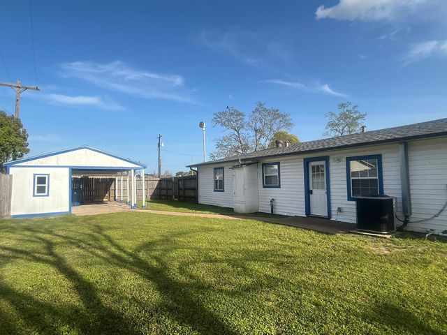 2302 35th Avenue N, Texas City, TX 77590