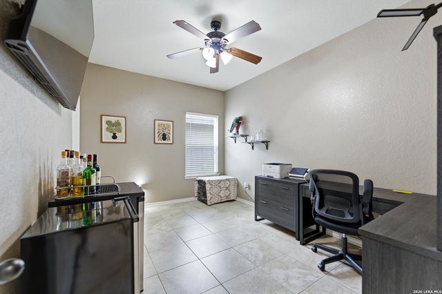 776 Crestview, Floresville, TX 78114