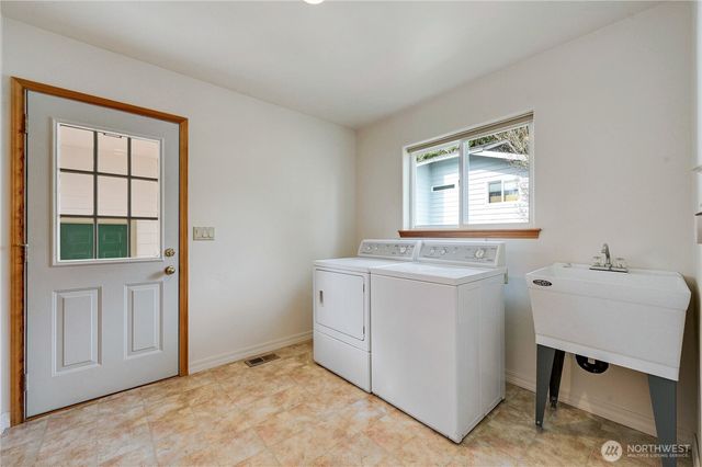 82 Montgomery Lane, Port Ludlow, WA 98365