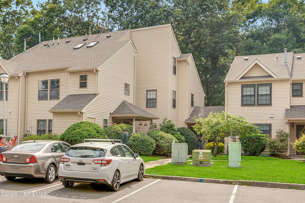 14 Whispering Oaks Way 14, Jackson, NJ 08527