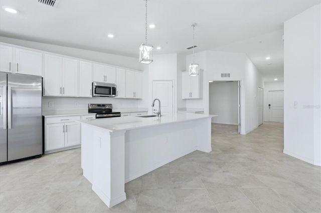 18923 SCALLOP LOOP 205, Bradenton, FL 34211