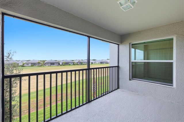 18923 SCALLOP LOOP 205, Bradenton, FL 34211