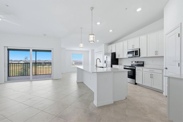 18923 SCALLOP LOOP 205, Bradenton, FL 34211