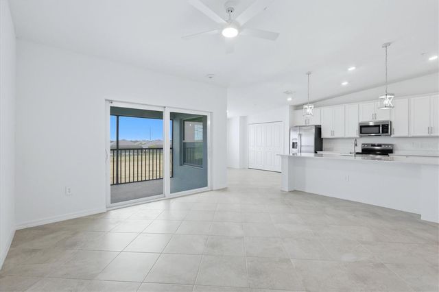 18923 SCALLOP LOOP 205, Bradenton, FL 34211