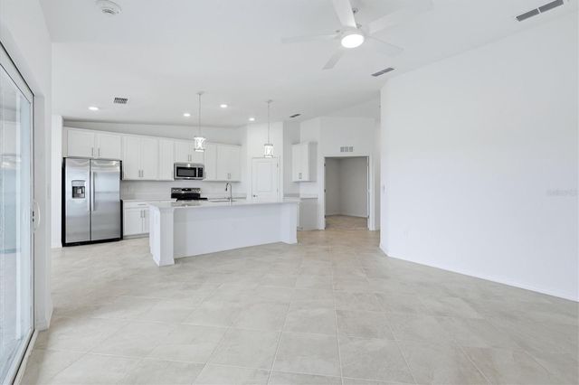 18923 SCALLOP LOOP 205, Bradenton, FL 34211