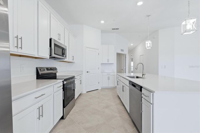 18923 SCALLOP LOOP 205, Bradenton, FL 34211