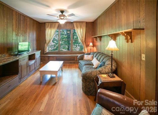 108 Beall Street NW, Lenoir, NC 28645