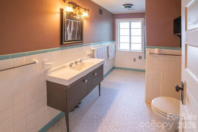 108 Beall Street NW, Lenoir, NC 28645