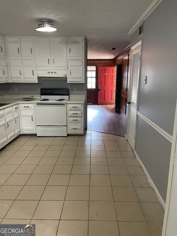 150 Hunters Lane A, Fayetteville, GA 30215