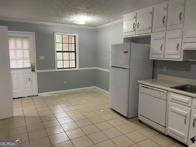 150 Hunters Lane A, Fayetteville, GA 30215